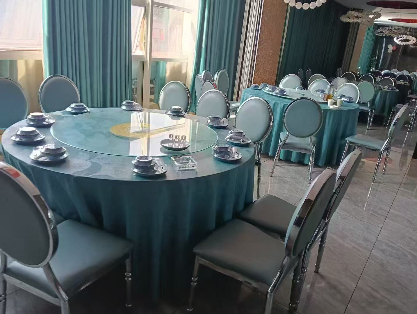 Banquet tables and chairs 