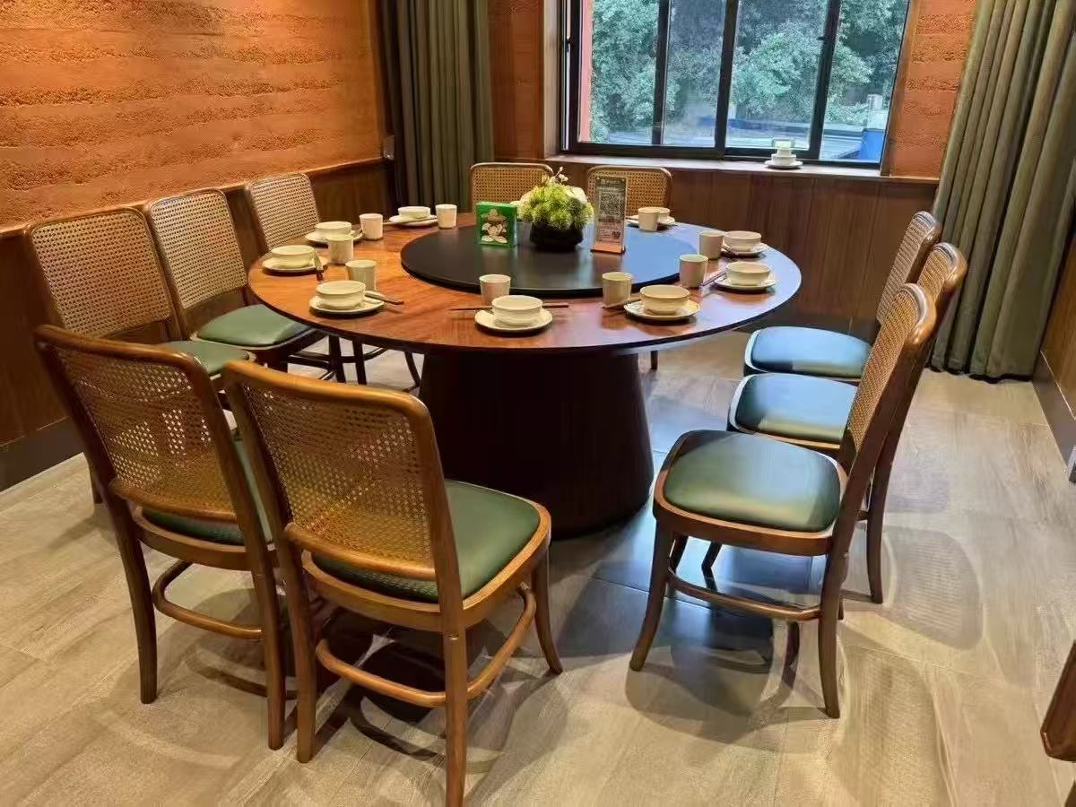 Banquet tables and chairs 