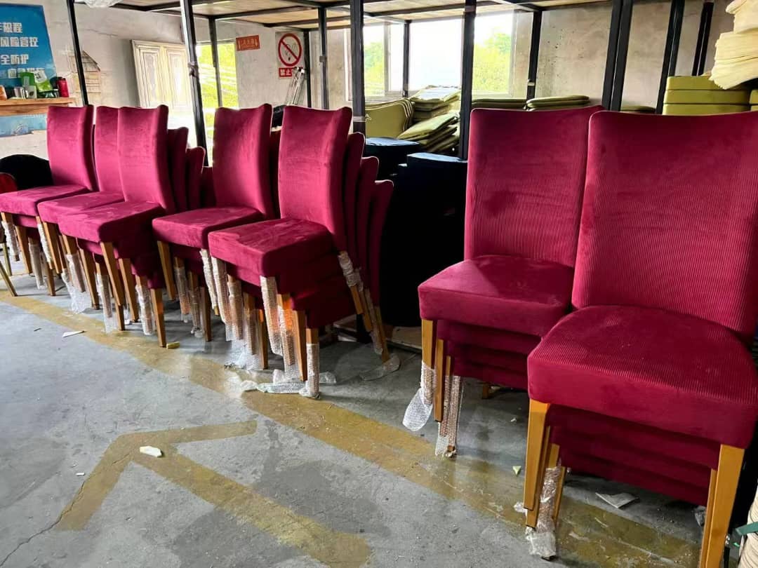 Banquet chairs 