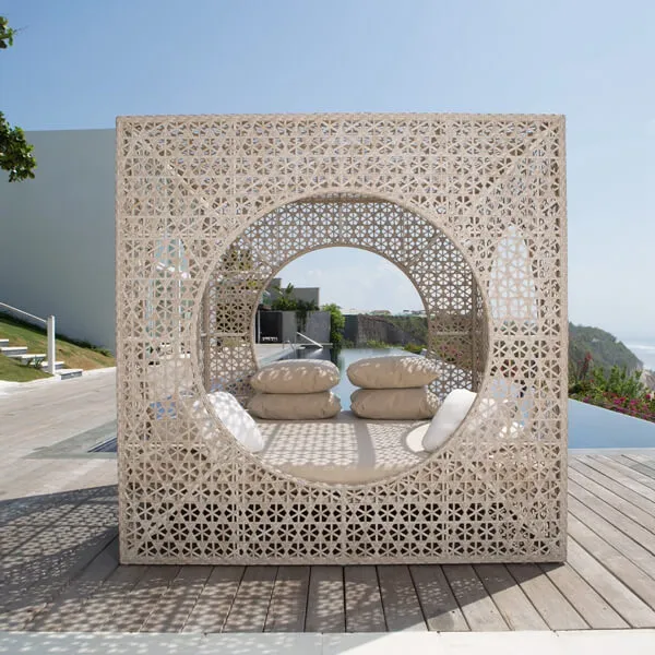 Shade outdoor daybed