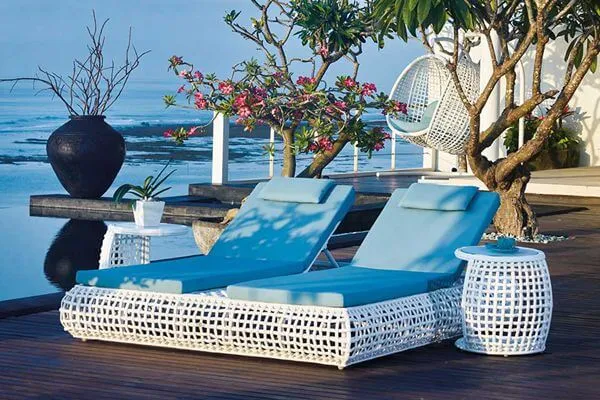 Outdoor daybeds