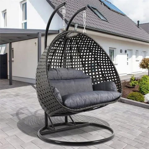 Hanging egg chair