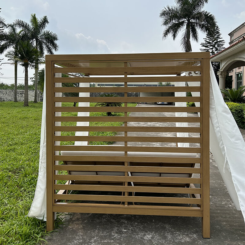 Outdoor daybeds