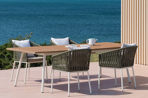 Outdoor dining set